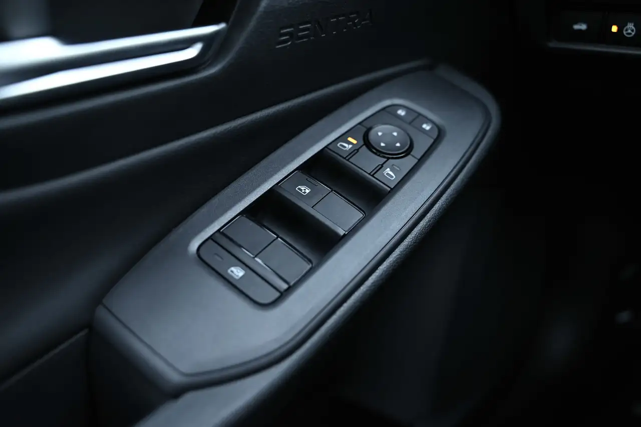 Nissan Sentra fotografie Nissan Sentra