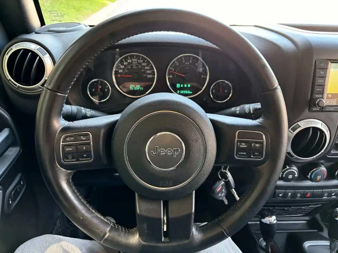 Jeep Wrangler снимка Jeep Wrangler