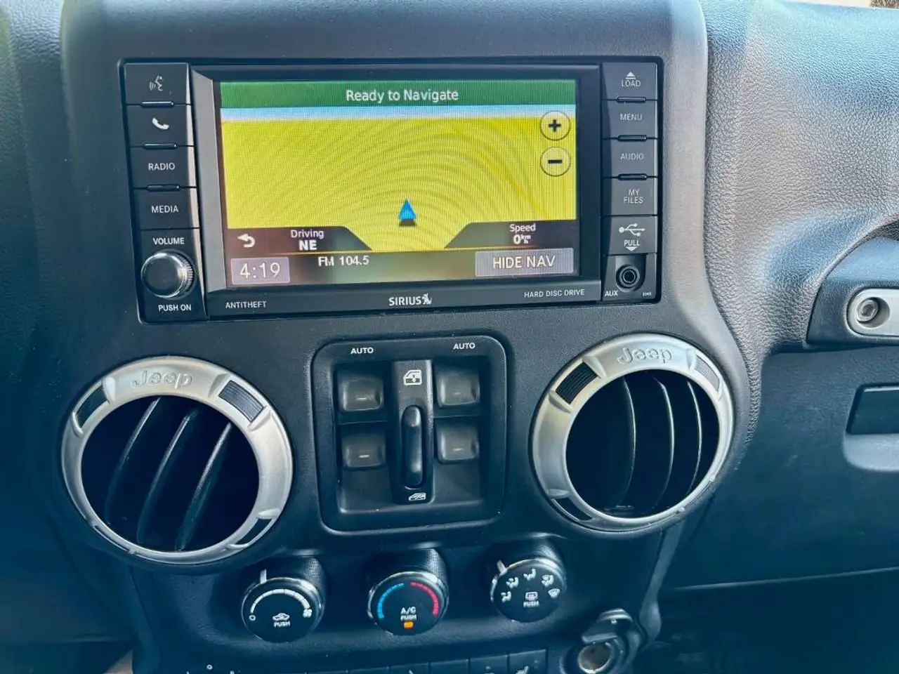 Jeep Wrangler снимка Jeep Wrangler