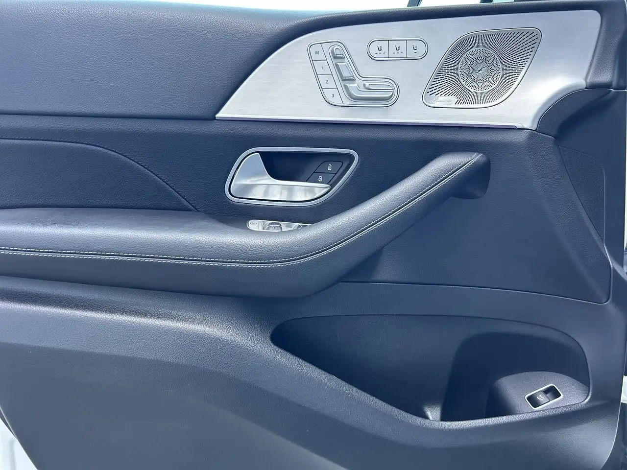 Mercedes-Benz GLE снимка Mercedes-Benz GLE