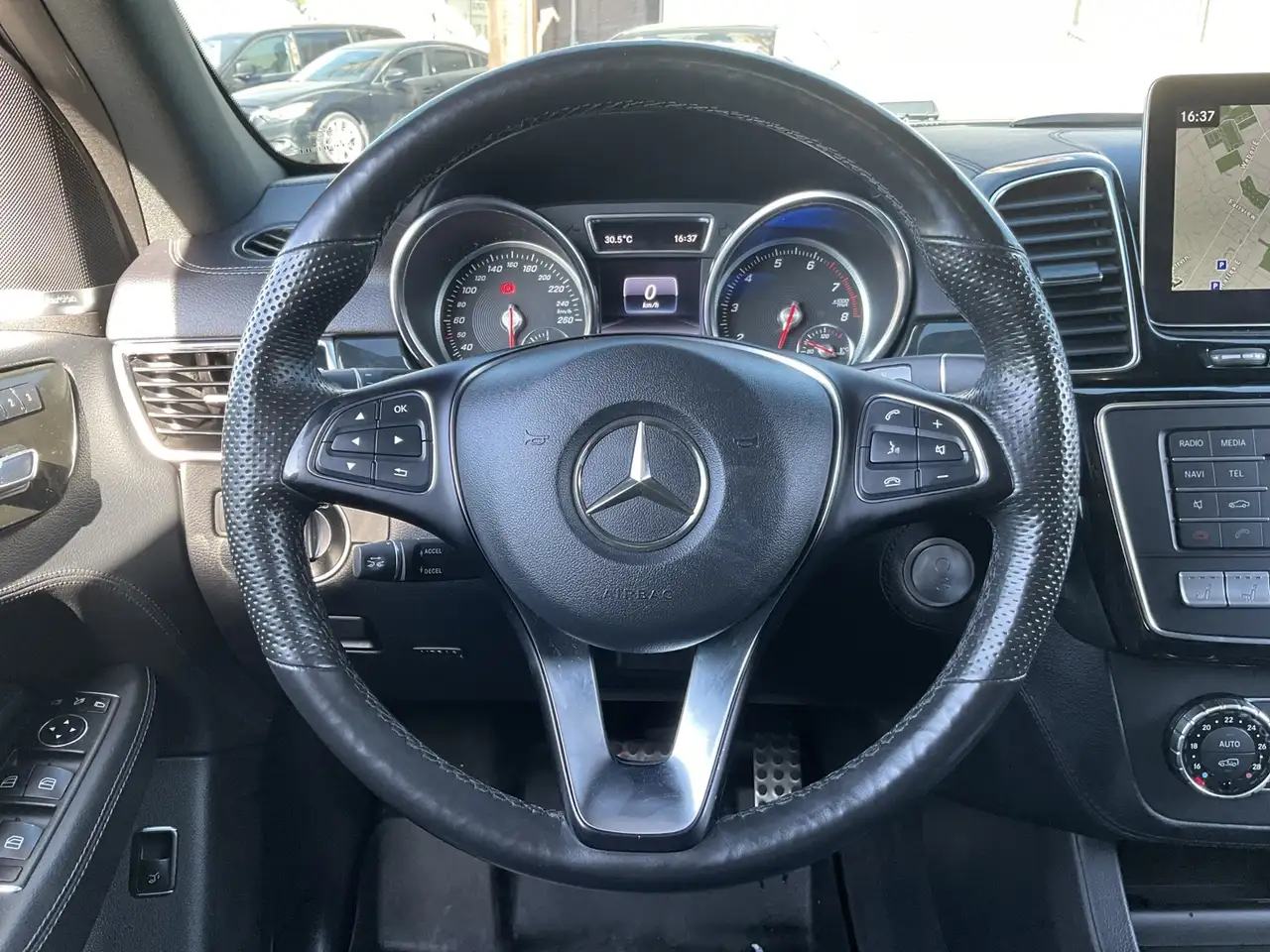 Mercedes-Benz GLE снимка Mercedes-Benz GLE