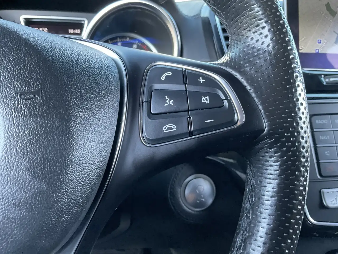 Mercedes-Benz GLE снимка Mercedes-Benz GLE
