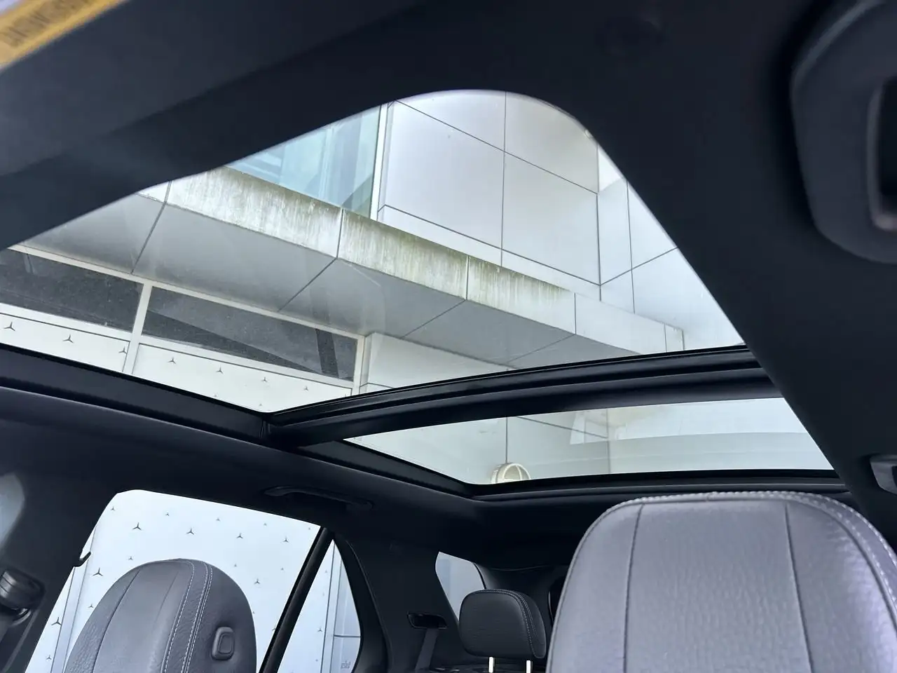 Mercedes-Benz GLE снимка Mercedes-Benz GLE