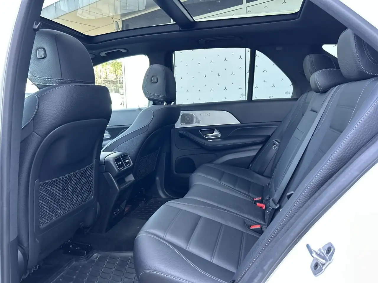 Mercedes-Benz GLE снимка Mercedes-Benz GLE