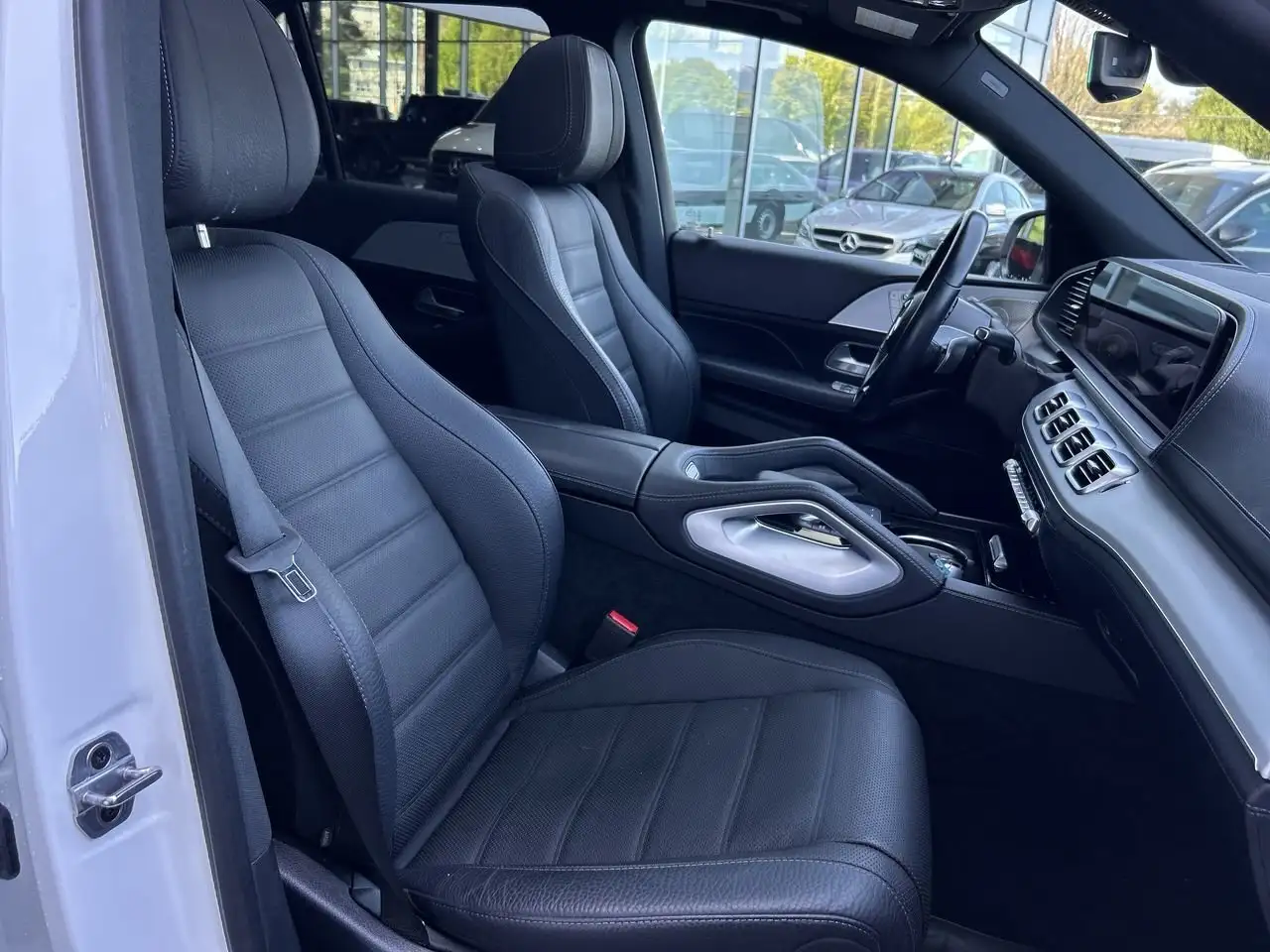 Mercedes-Benz GLE снимка Mercedes-Benz GLE