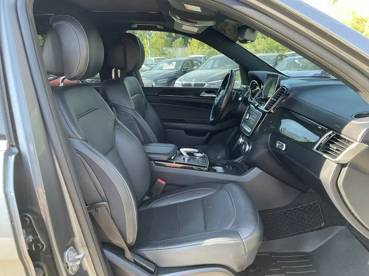 Mercedes-Benz GLE снимка Mercedes-Benz GLE