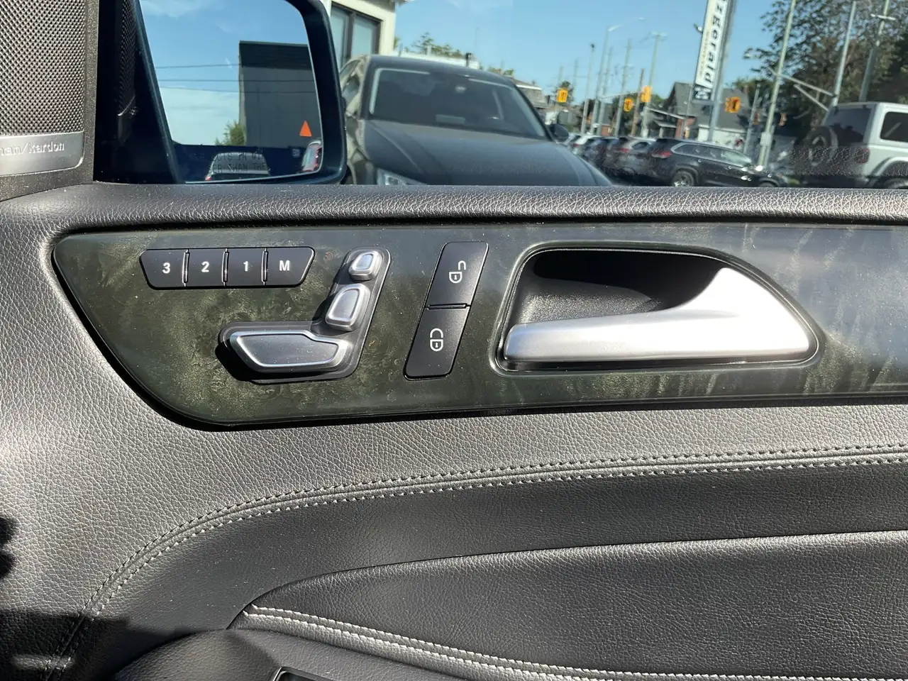 Mercedes-Benz GLE снимка Mercedes-Benz GLE