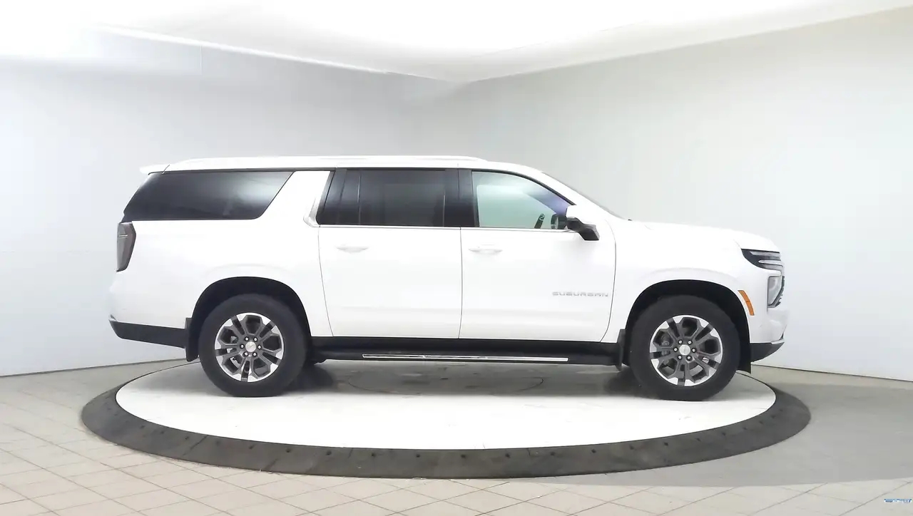Chevrolet Suburban снимка Chevrolet Suburban