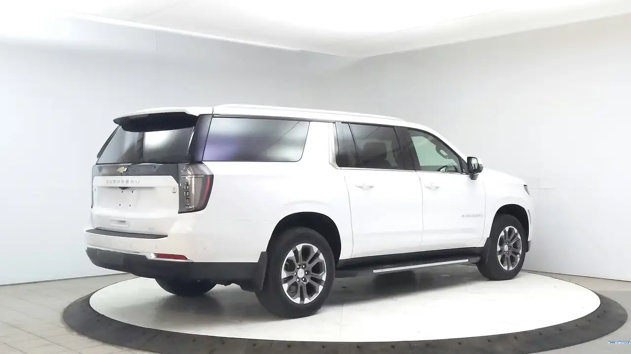 Chevrolet Suburban снимка Chevrolet Suburban