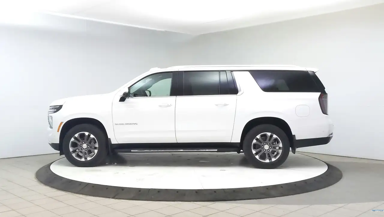 Chevrolet Suburban снимка Chevrolet Suburban
