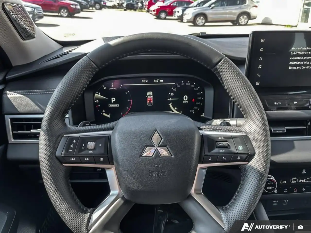 Mitsubishi Outlander fotografie Mitsubishi Outlander