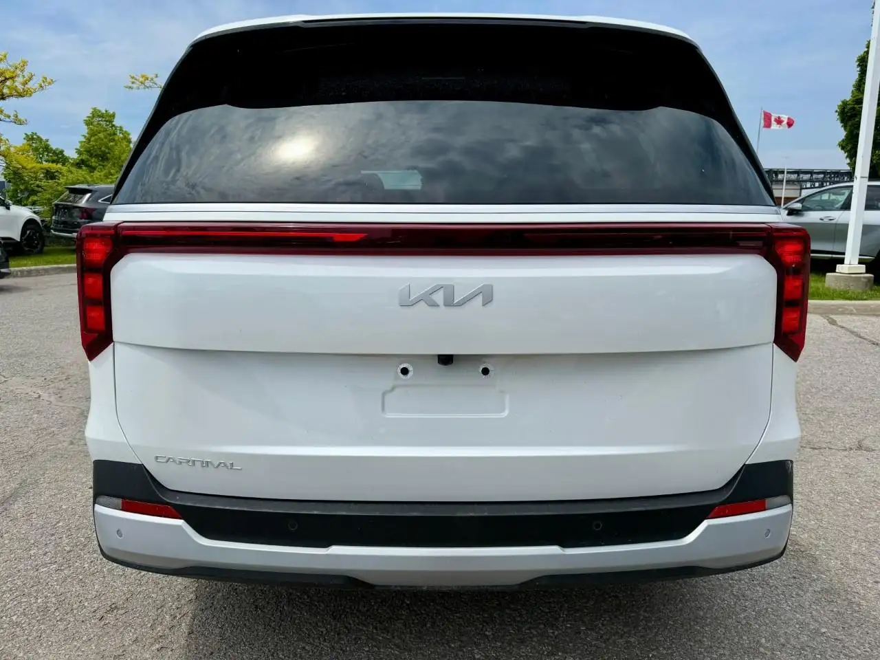 Kia Carnival снимка Kia Carnival