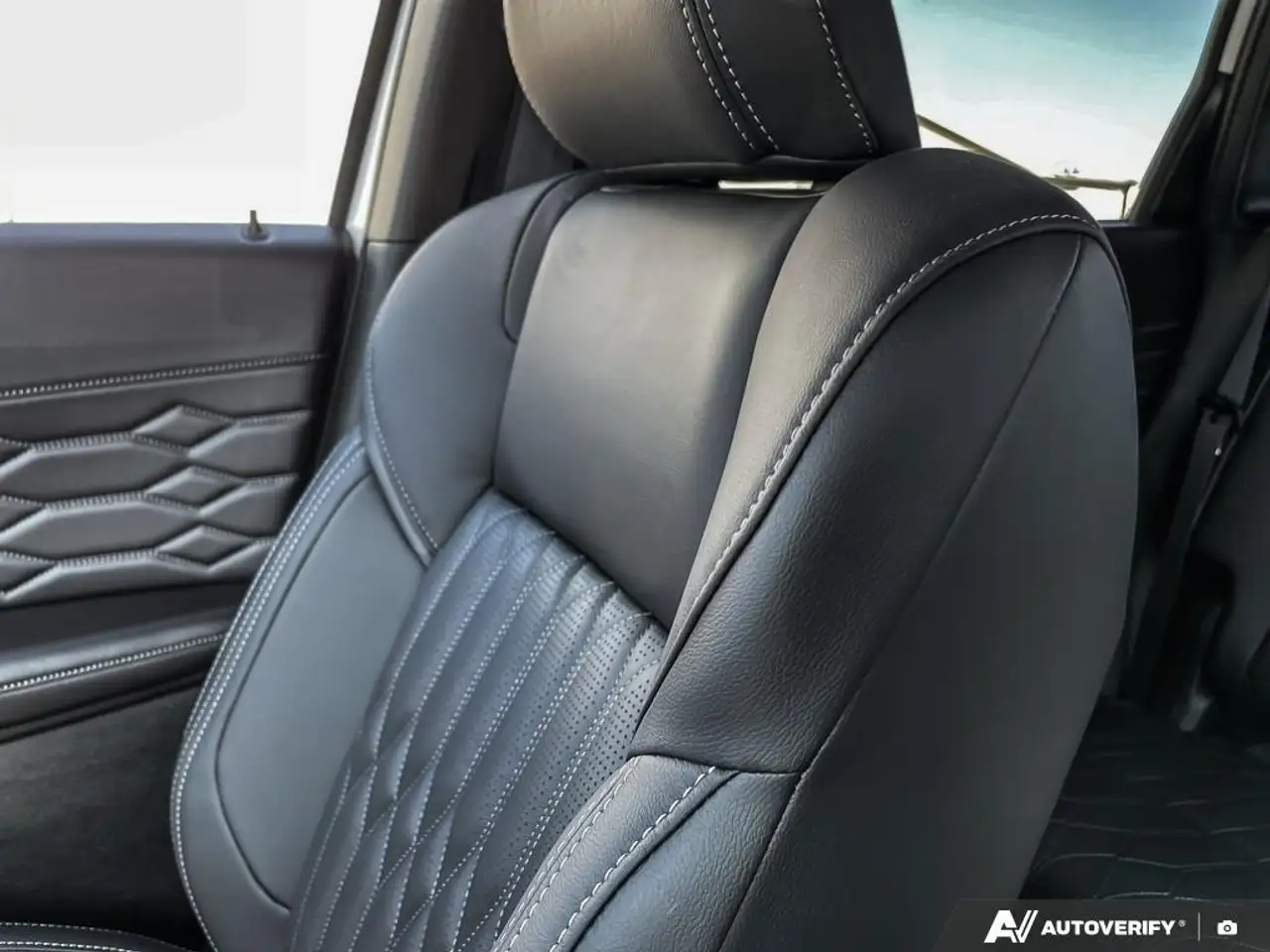 Mitsubishi Outlander fotografie Mitsubishi Outlander