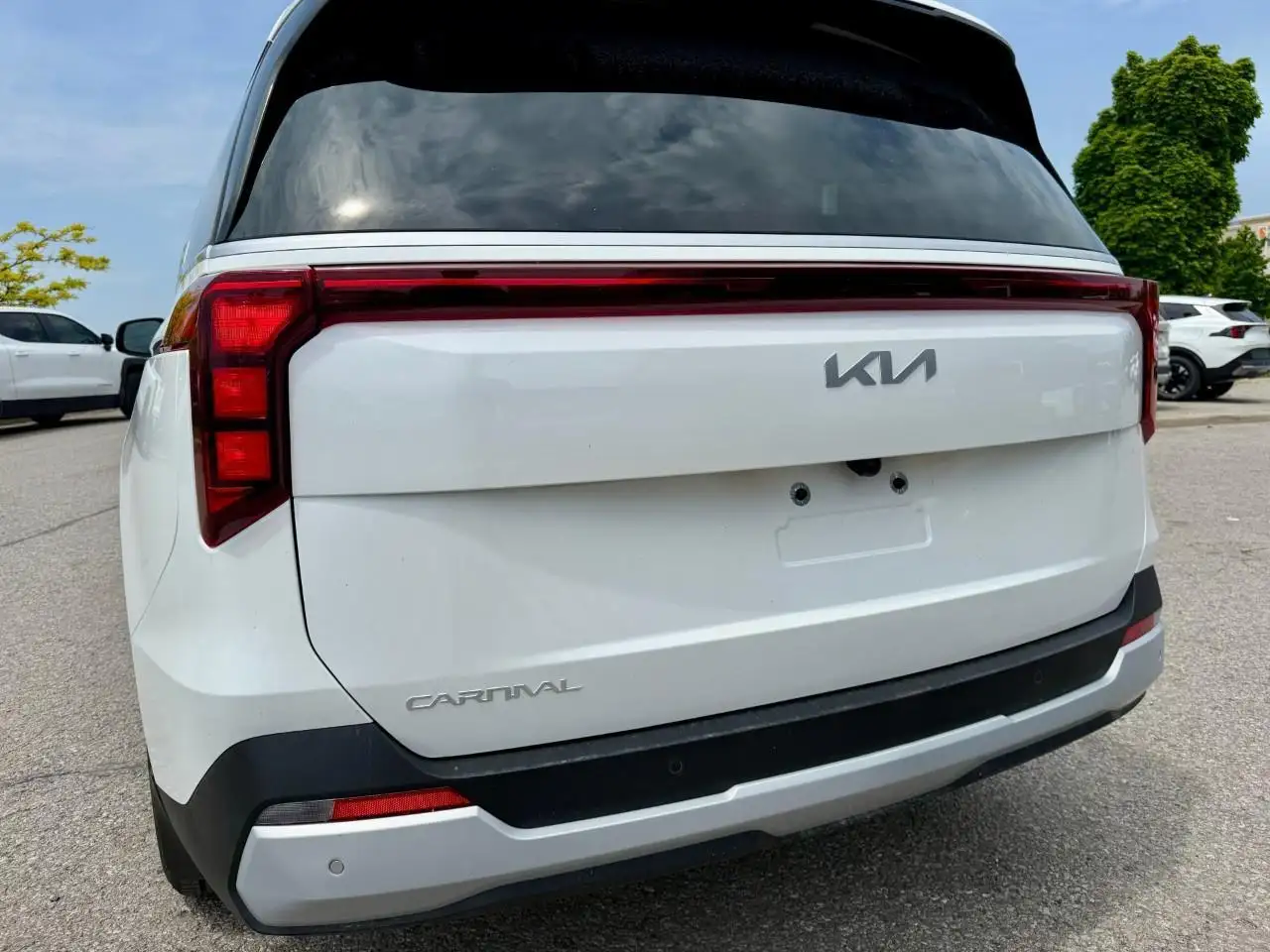 Kia Carnival снимка Kia Carnival