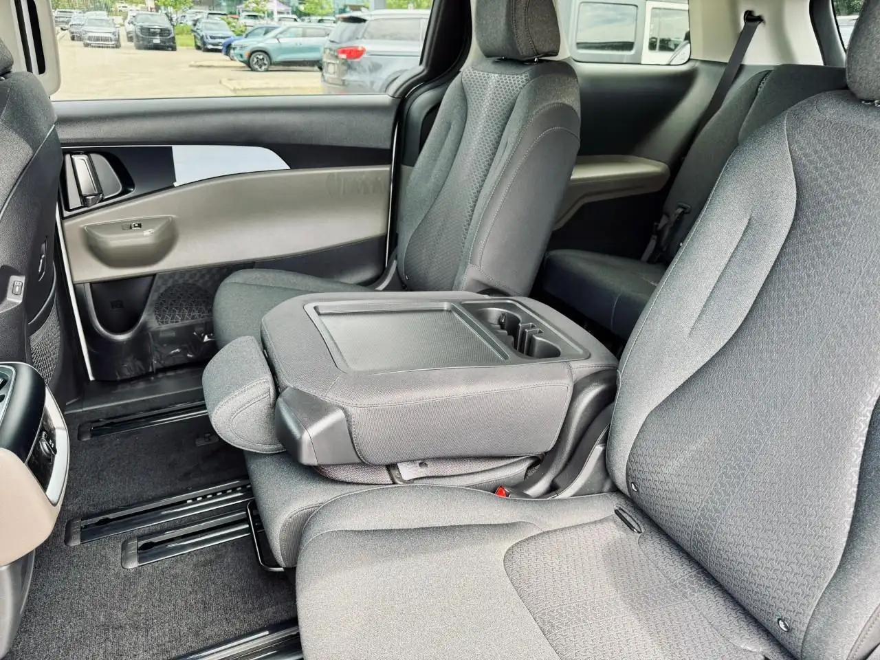 Kia Carnival снимка Kia Carnival