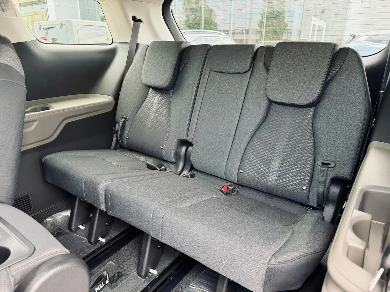 Kia Carnival снимка Kia Carnival