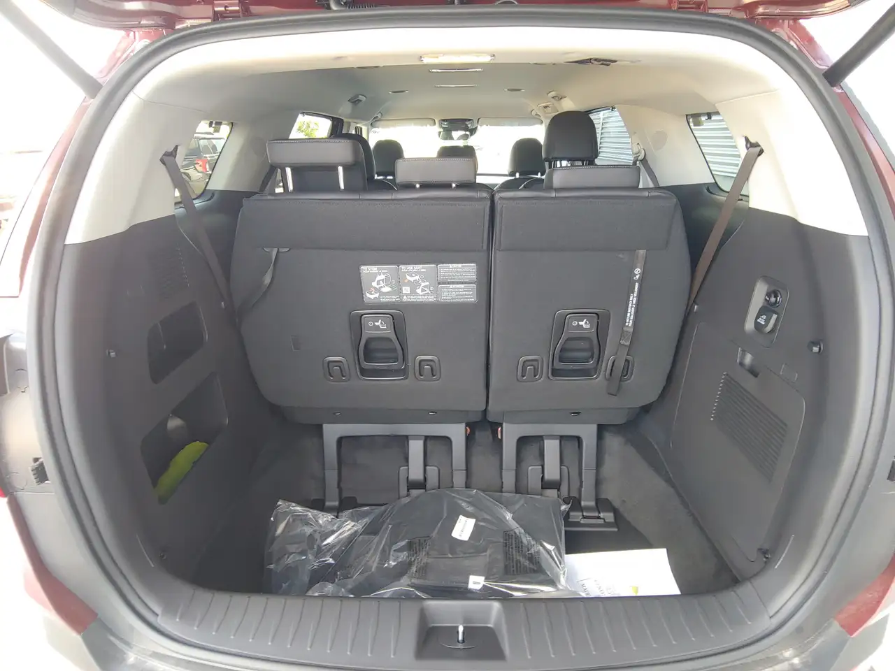 Kia Carnival снимка Kia Carnival