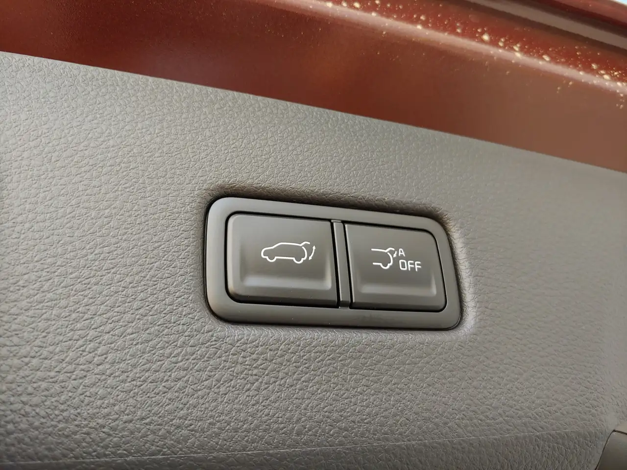 Kia Carnival снимка Kia Carnival