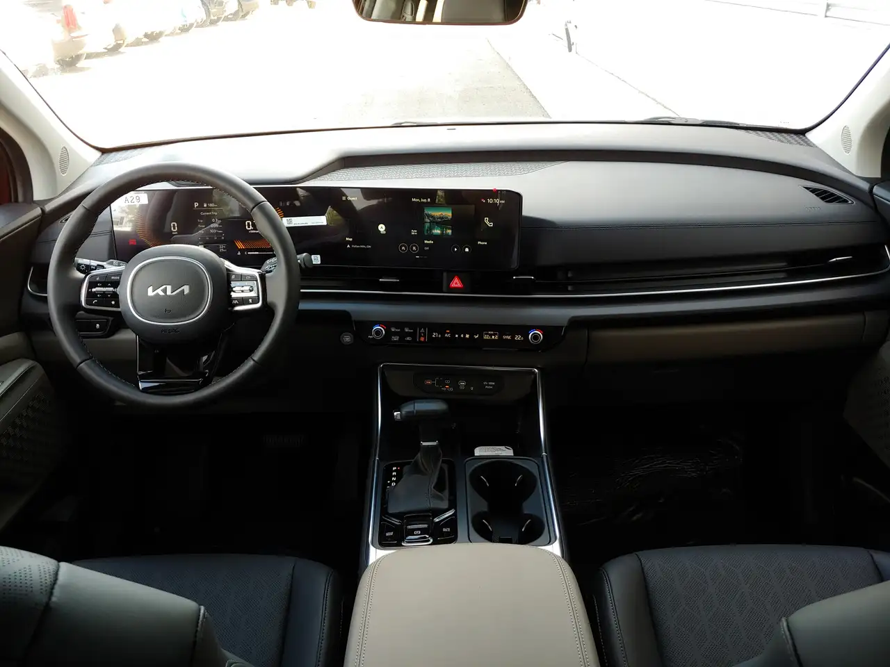 Kia Carnival снимка Kia Carnival