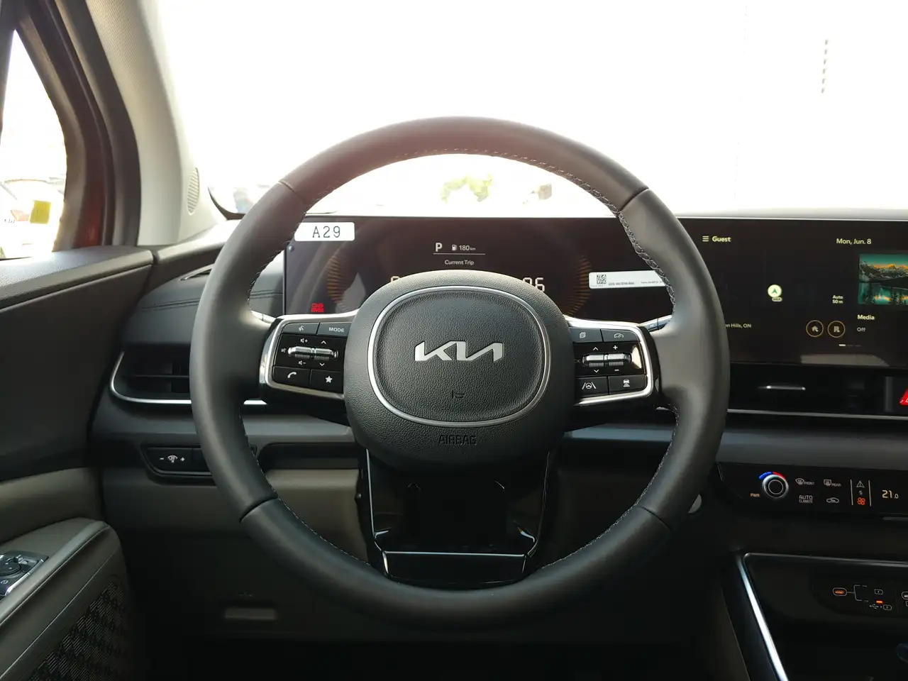 Kia Carnival снимка Kia Carnival