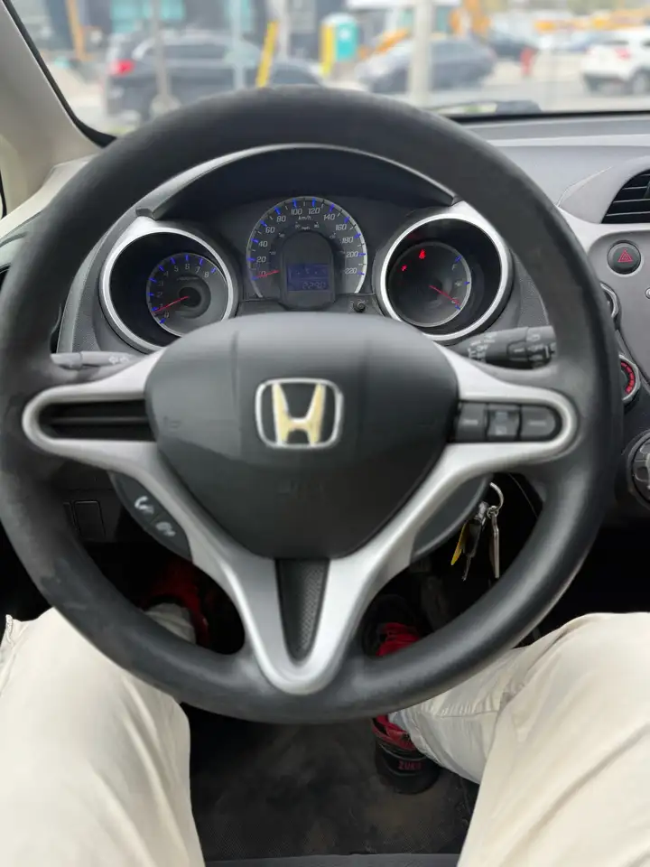 Honda Fit снимка Honda Fit