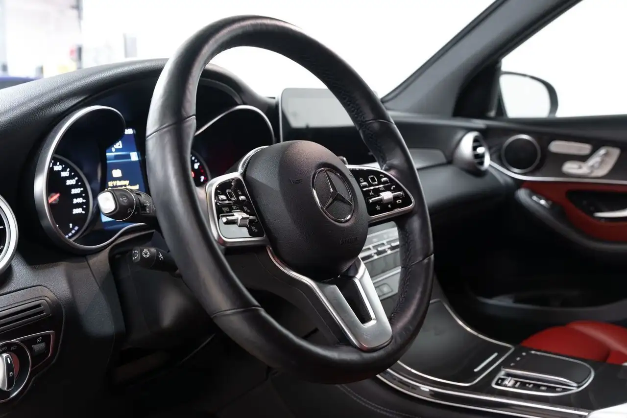 Mercedes-Benz GLC снимка Mercedes-Benz GLC