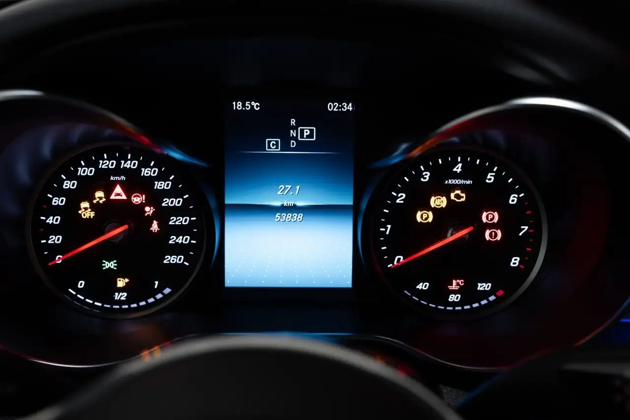Mercedes-Benz GLC снимка Mercedes-Benz GLC