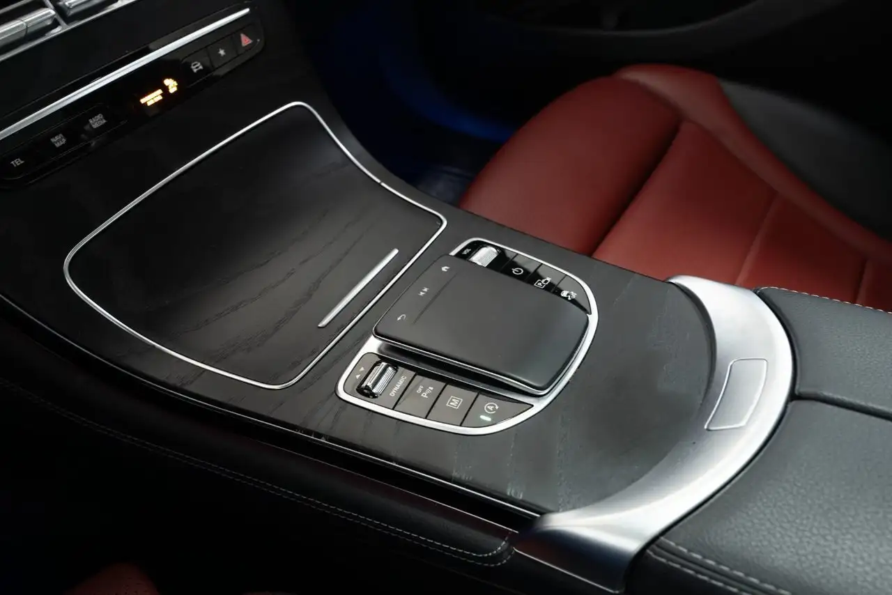 Mercedes-Benz GLC снимка Mercedes-Benz GLC