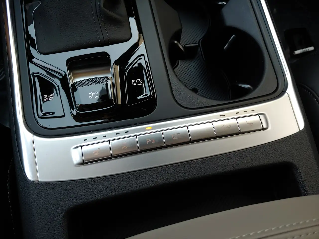 Kia Carnival снимка Kia Carnival