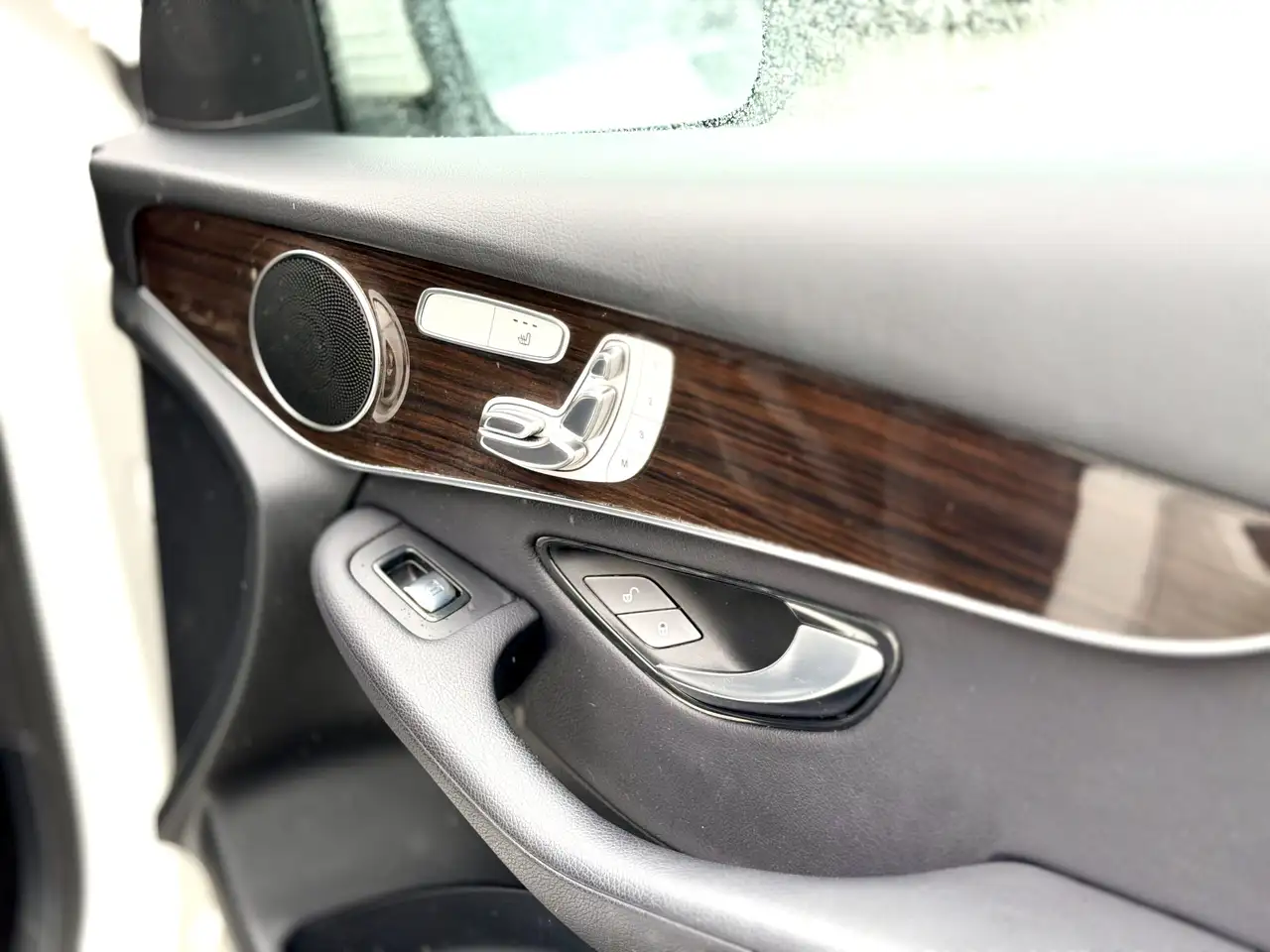 Mercedes-Benz GLC снимка Mercedes-Benz GLC