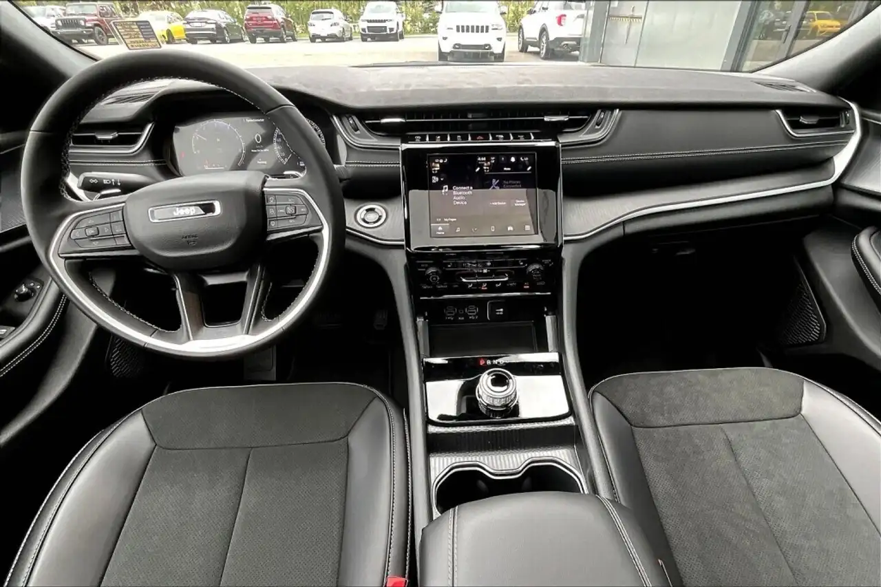 Jeep Grand Cherokee снимка Jeep Grand Cherokee