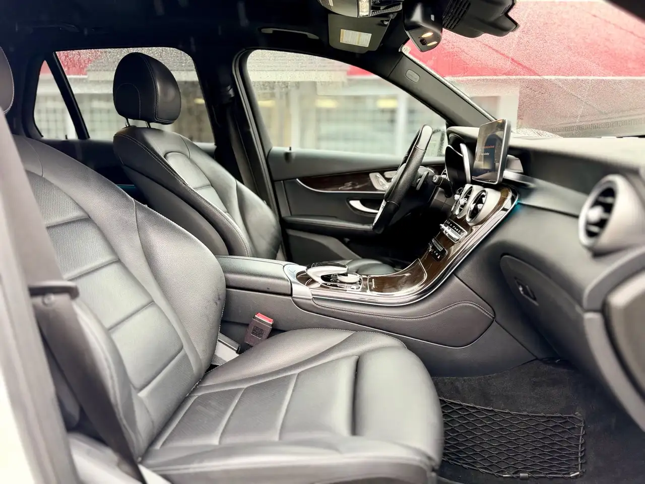 Mercedes-Benz GLC снимка Mercedes-Benz GLC