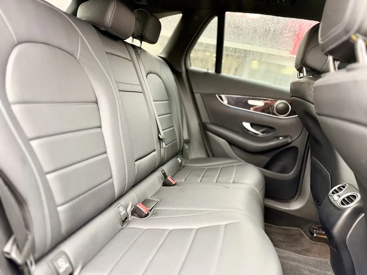 Mercedes-Benz GLC снимка Mercedes-Benz GLC