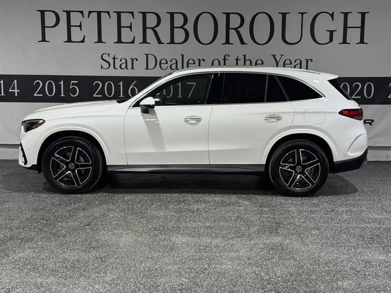 Mercedes-Benz GLC снимка Mercedes-Benz GLC