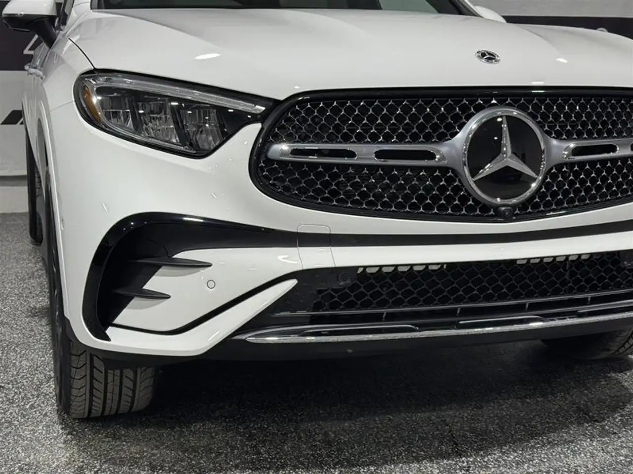 Mercedes-Benz GLC снимка Mercedes-Benz GLC