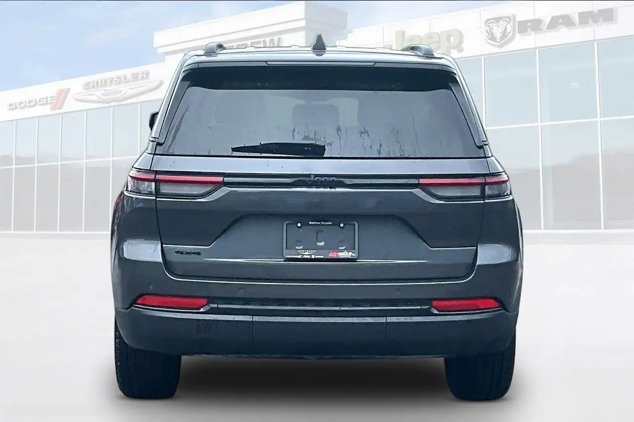 Jeep Grand Cherokee снимка Jeep Grand Cherokee
