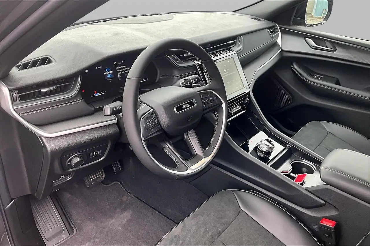 Jeep Grand Cherokee снимка Jeep Grand Cherokee