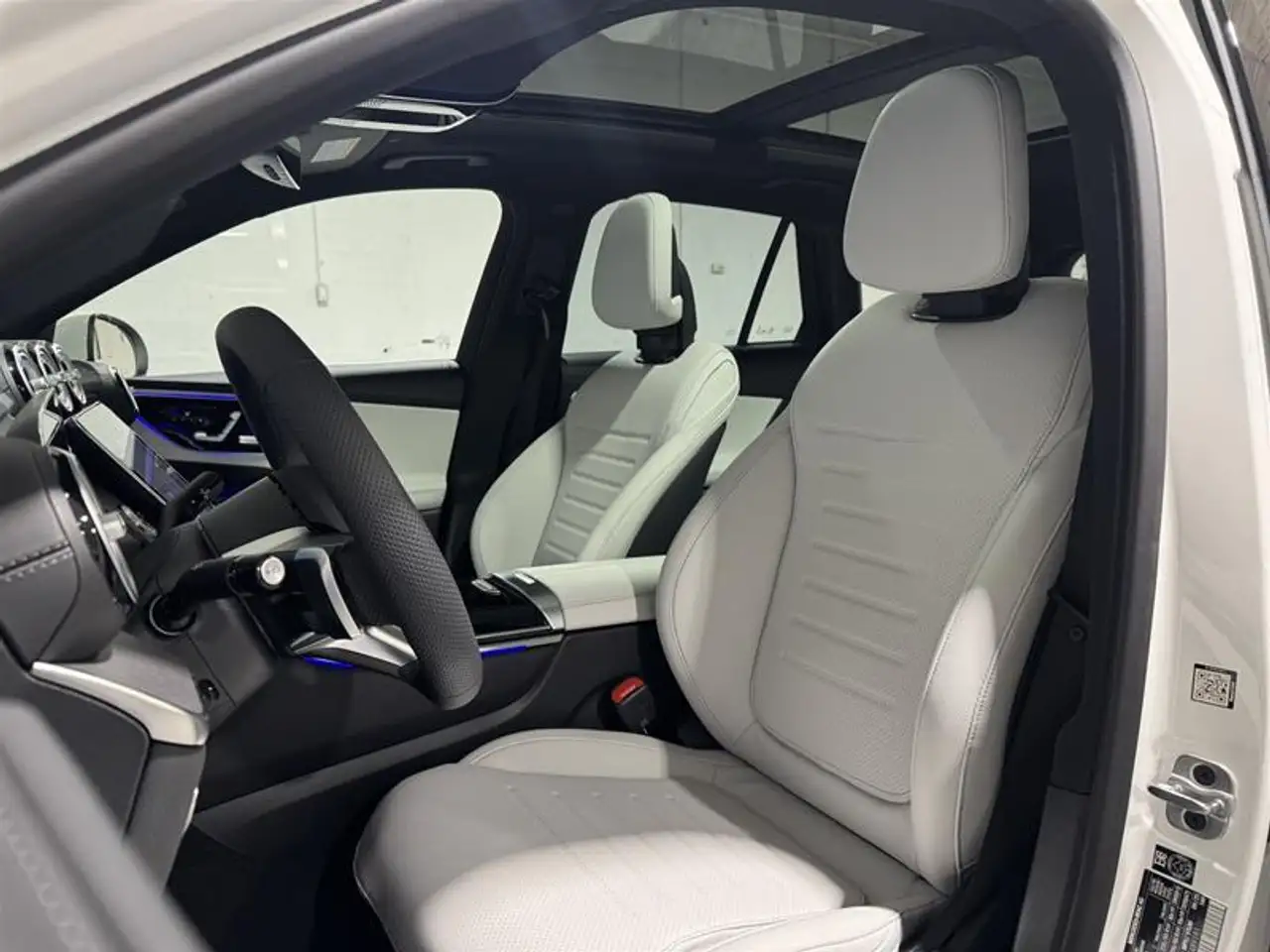 Mercedes-Benz GLC снимка Mercedes-Benz GLC