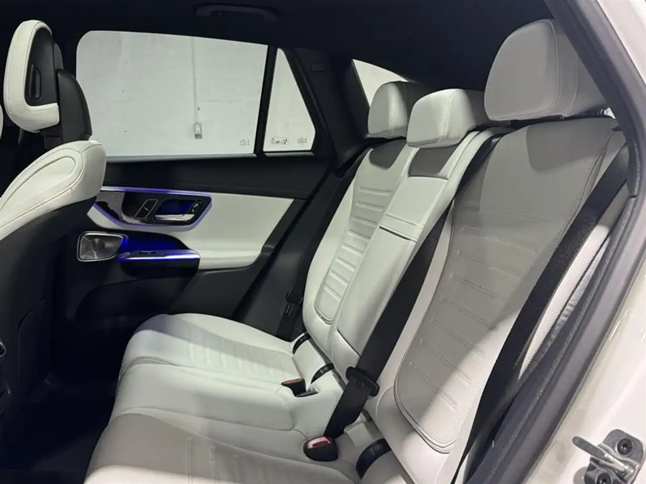 Mercedes-Benz GLC снимка Mercedes-Benz GLC