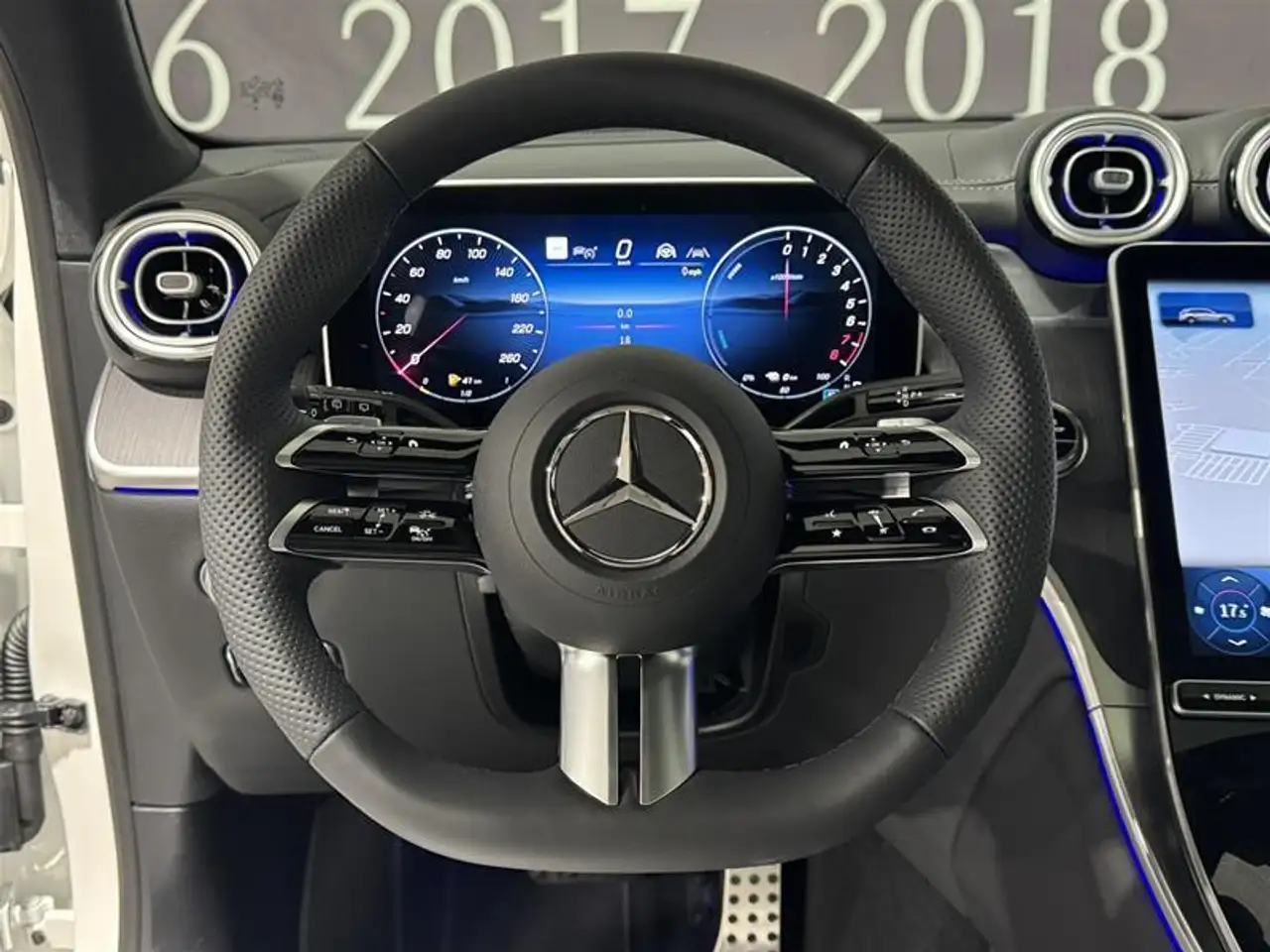 Mercedes-Benz GLC снимка Mercedes-Benz GLC