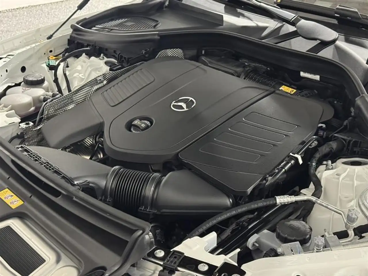 Mercedes-Benz GLC снимка Mercedes-Benz GLC