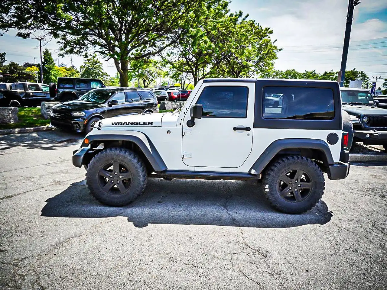 Jeep Wrangler photo Jeep Wrangler