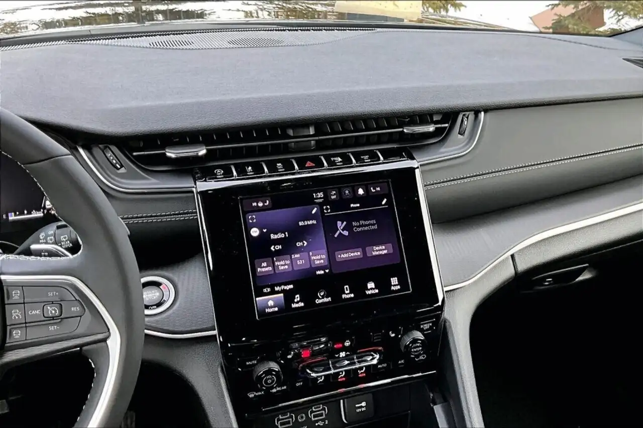 Jeep Grand Cherokee снимка Jeep Grand Cherokee