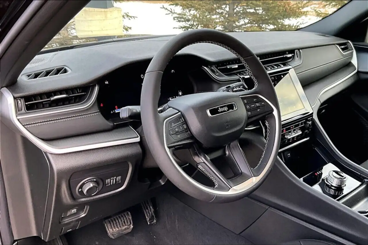 Jeep Grand Cherokee снимка Jeep Grand Cherokee