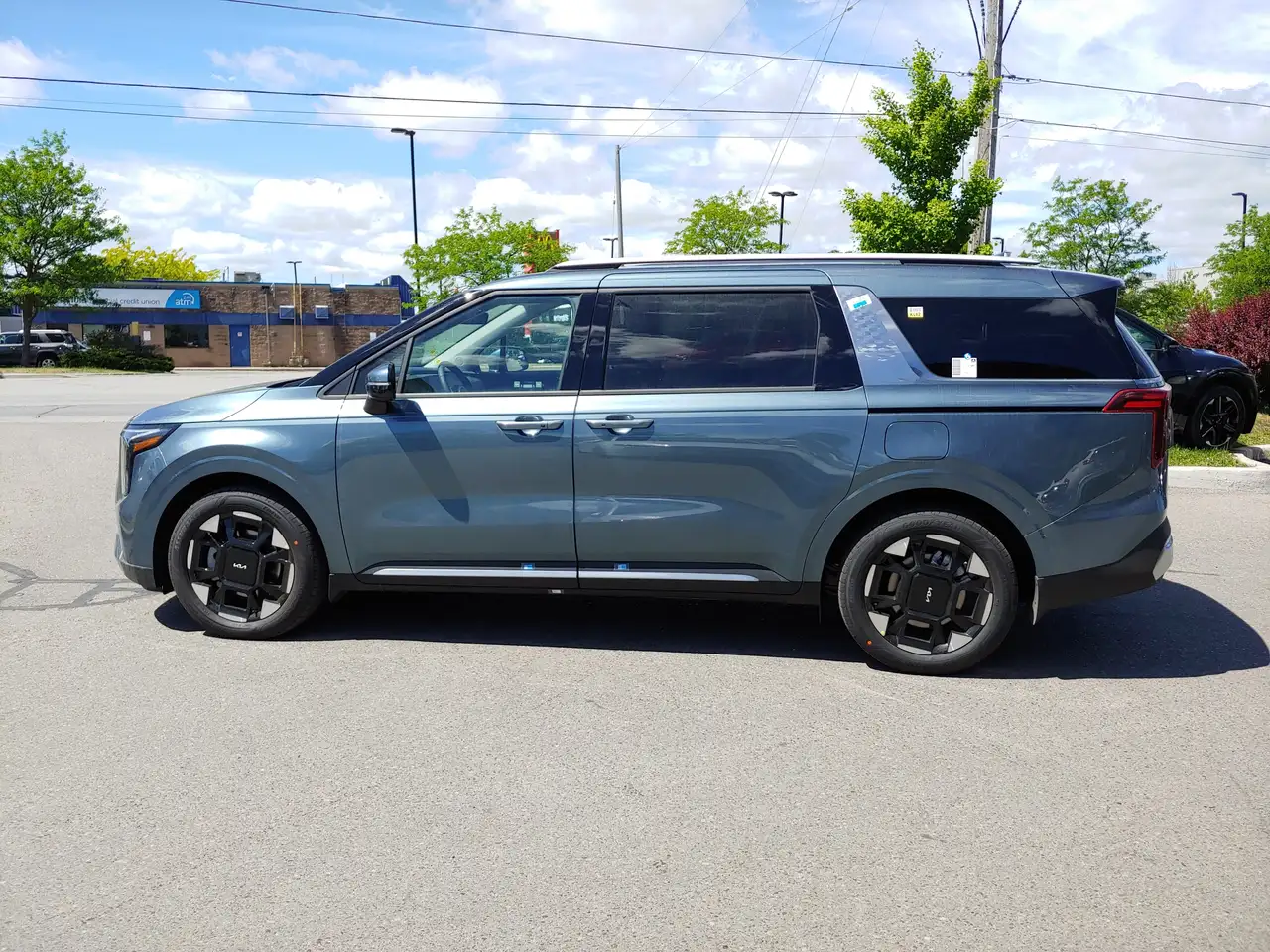 Kia Carnival photo Kia Carnival