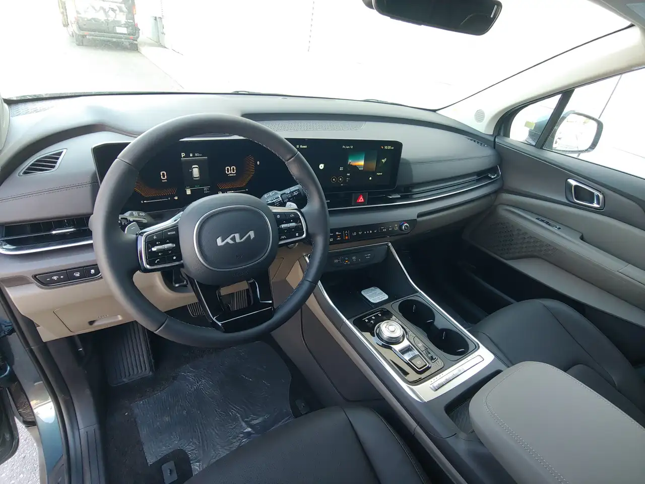 Kia Carnival photo Kia Carnival