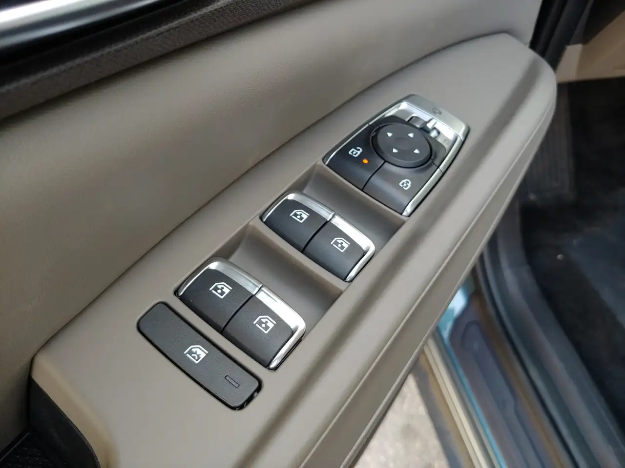 Kia Carnival photo Kia Carnival