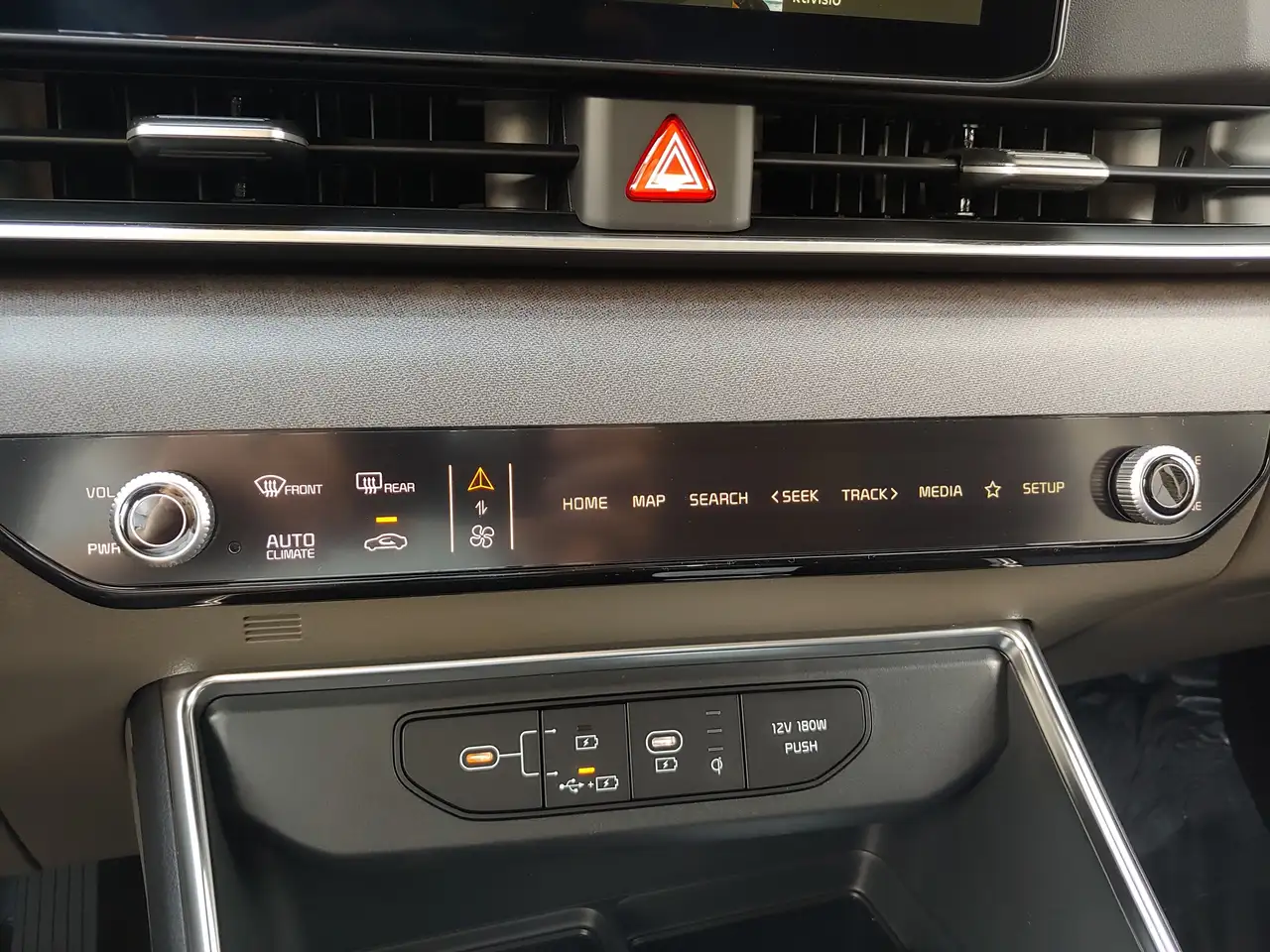 Kia Carnival photo Kia Carnival