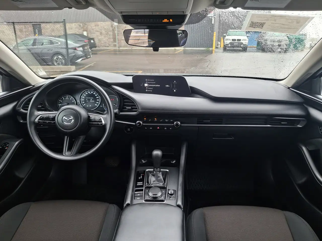 Mazda 3 снимка Mazda 3