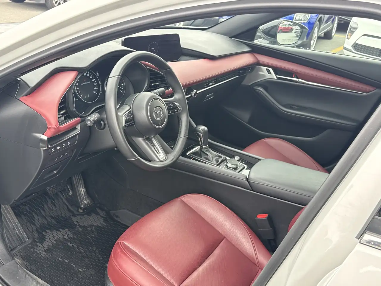 Mazda 3 снимка Mazda 3